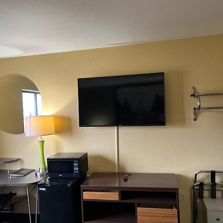 Super 8 By Wyndham Farmington Otel Dış mekan fotoğraf