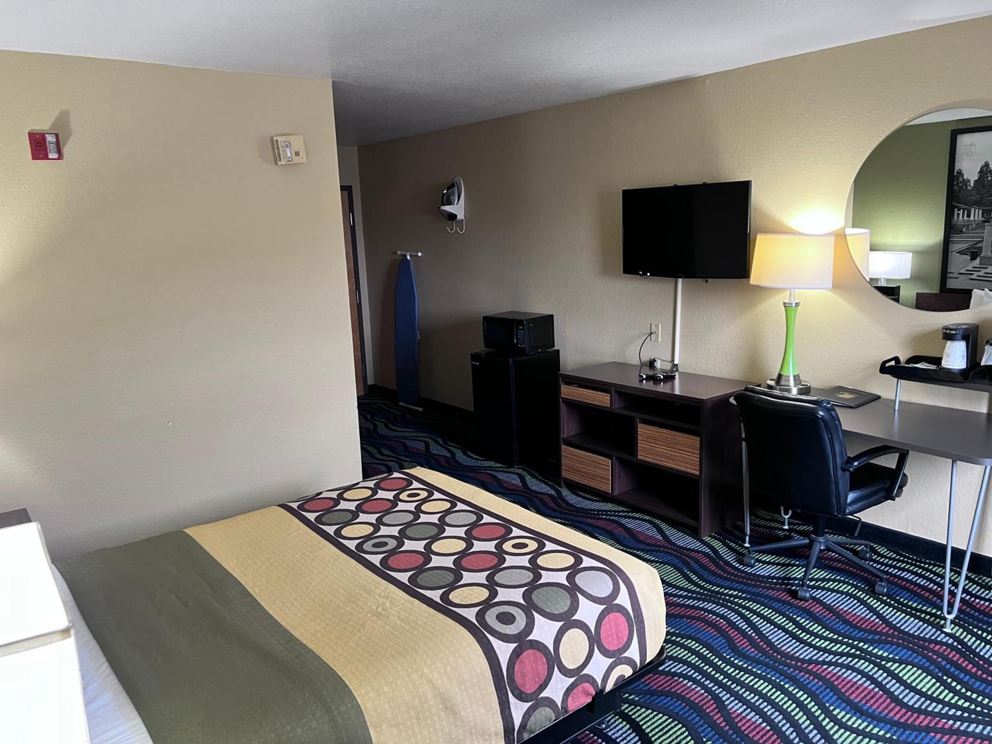 Super 8 By Wyndham Farmington Otel Dış mekan fotoğraf